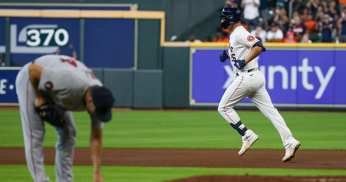 Mancini homers, Astros beat Red Sox 6-1