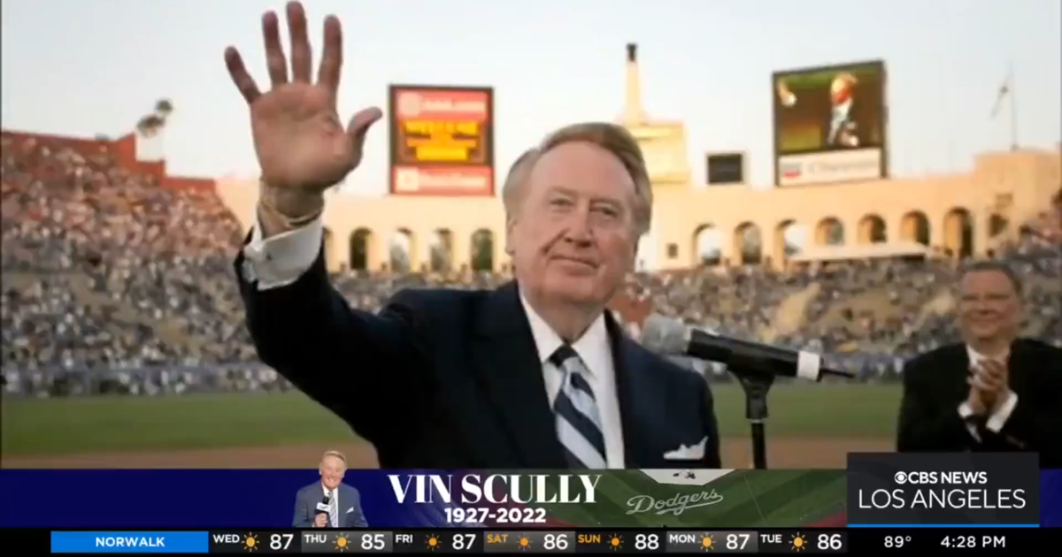 Vin Scully enlightens us all on the term 'G.O.A.T.