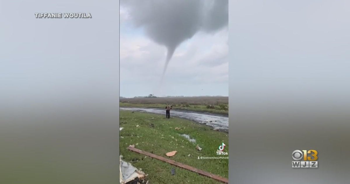 Shocking footage shows waterspout leaving 'significant damage' on Smith