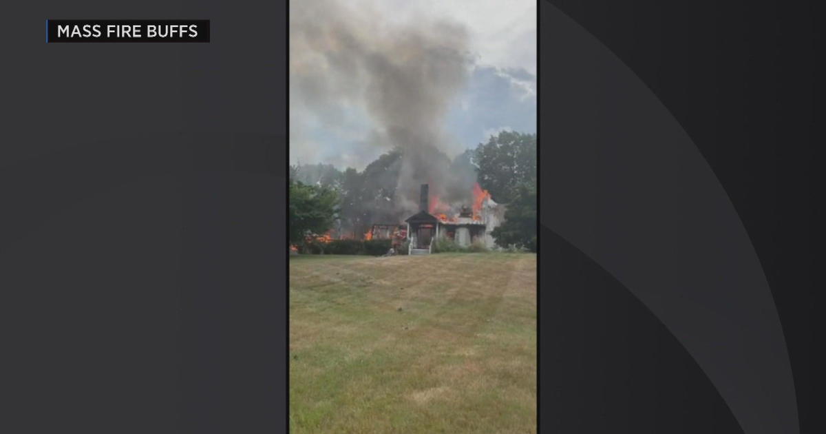 3 firefighters injured by house fire in Merrimac