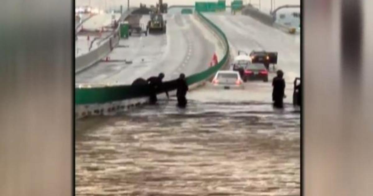 Flash flooding strands drivers in Denver