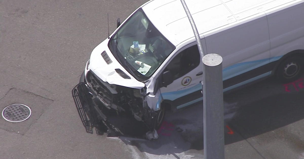 Multi-vehicle crash on Broward Blvd. in Fort Lauderdale, pedestrian killed