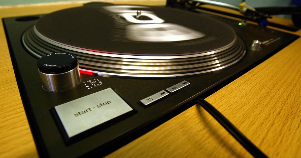 Brooklyn Public Library Unveils 400 Vinyl Records Available For Viewing
