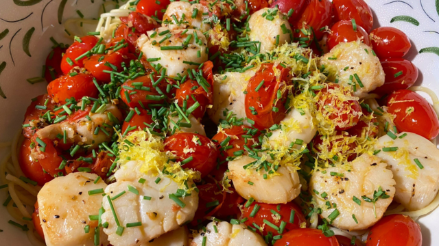 tomato-scallops-linguine-rania.png 