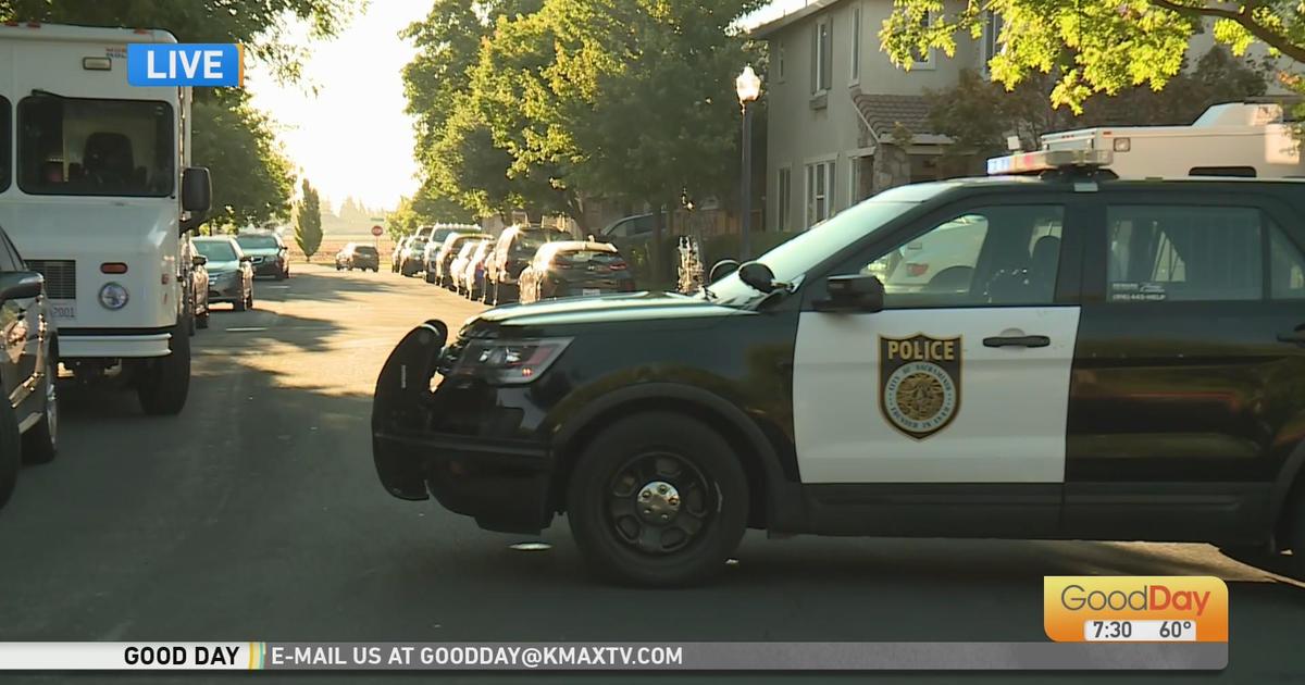 Sword Armed Suspect Barricaded Inside Sacramento Home Cbs Sacramento