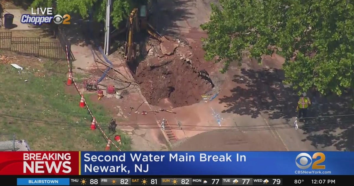 Second water main break in Newark - CBS New York