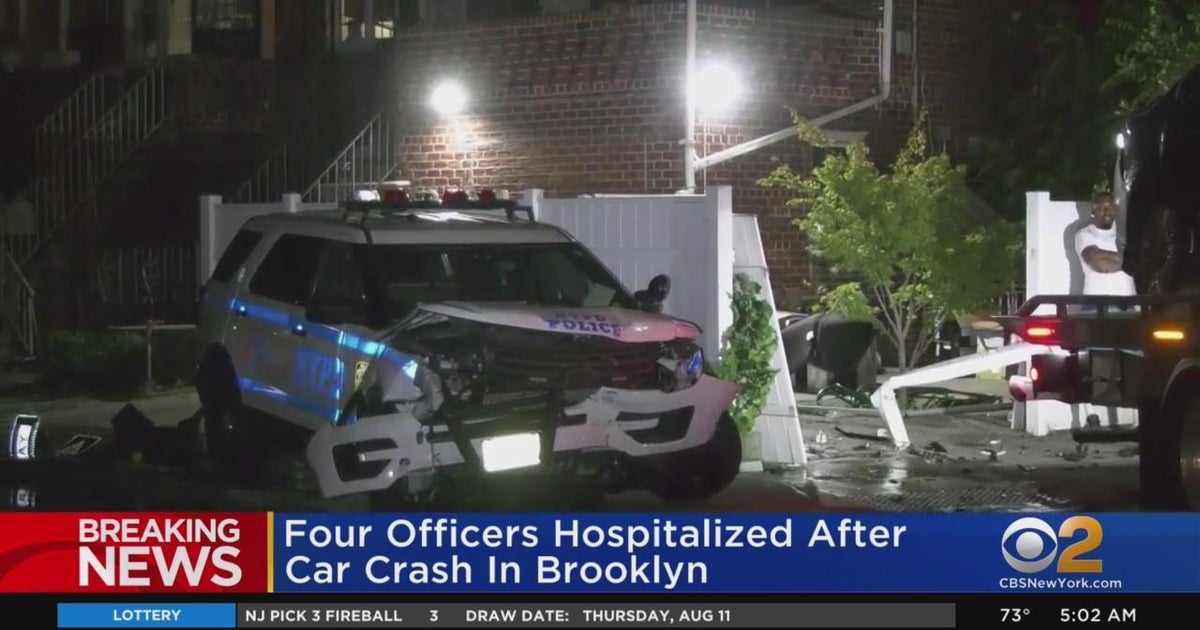 NYPD cars collide in Brooklyn - CBS New York