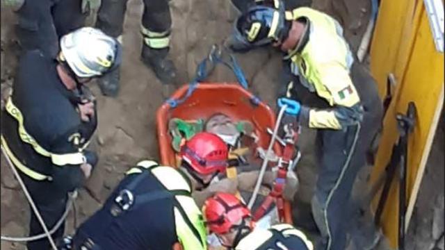 italy-tunnel-collapse-rescue-ap22224467396436.jpg 