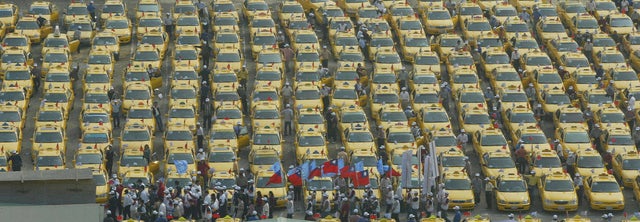 TAIWAN OUT More the 1,000 taxi driver ga 