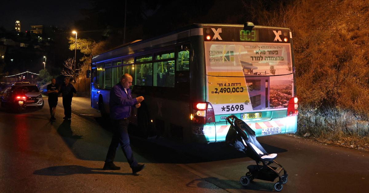 Palestinian gunman opens fire on bus in Jerusalem, wounding 8