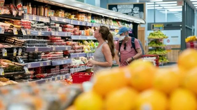 cbsn-fusion-moneywatch-the-uncertain-economy-how-to-stretch-your-dollar-at-the-grocery-store-thumbnail-1210565-640x360.jpg 
