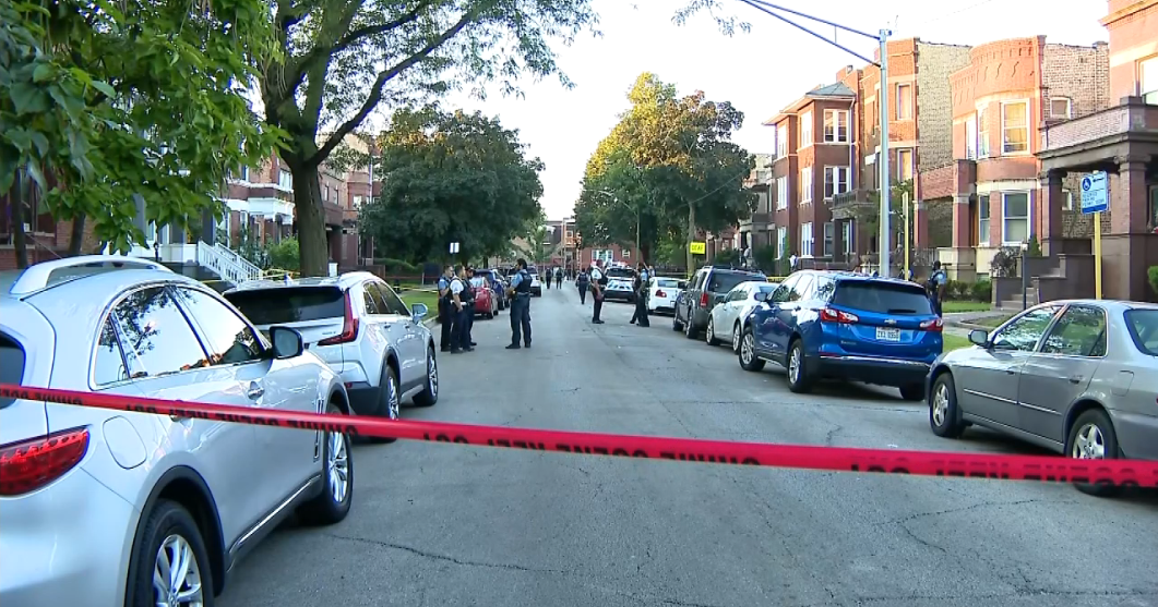 4 teens shot on front porch in Englewood - CBS Chicago