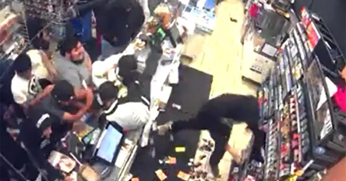 Roving Gangs Of Looters Ransack Emeryville Stores Along Bay Street