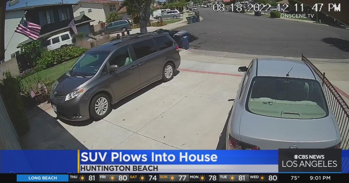 Homeowner narrowly dodges an SUV crashing into his home - CBS Los Angeles