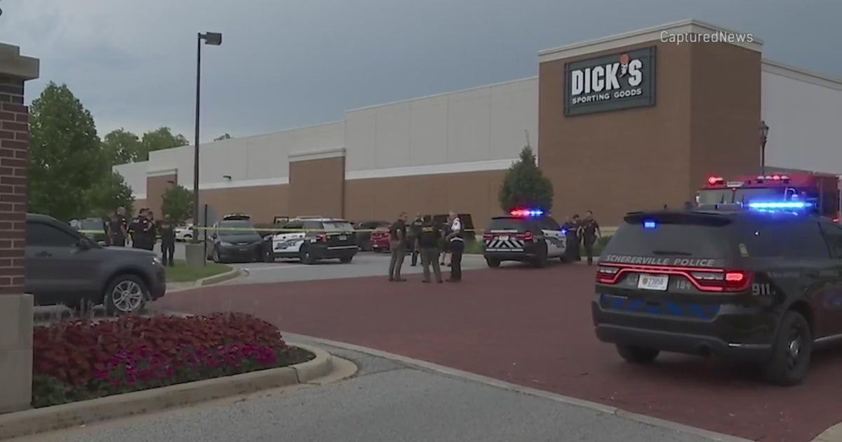 Police shoot man accused of robbing Dick's Sporting Goods store CBS(01)