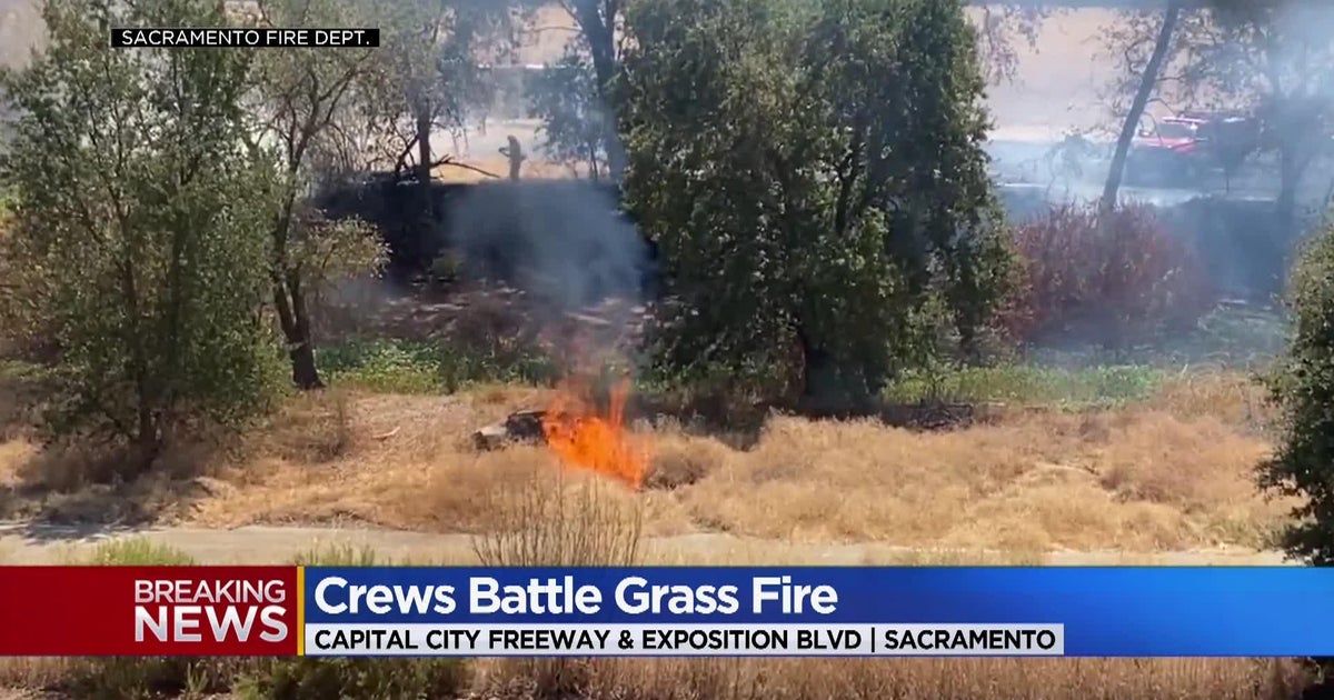 Fires burning along American River Parkway near Costco and train trestle