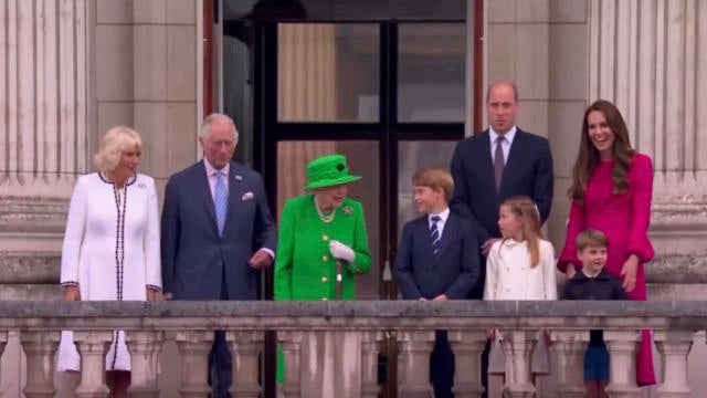 royalmove-1223479-640x360.jpg