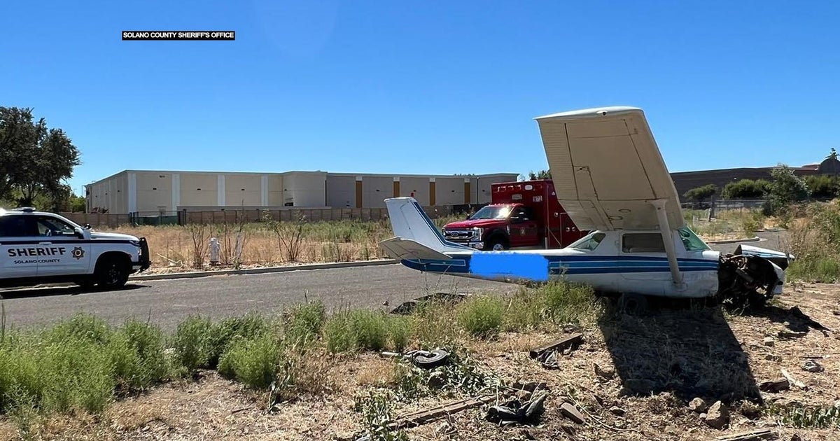 Small plane crashes at Nut Tree Airport near Vacaville; 2 people take to hospital