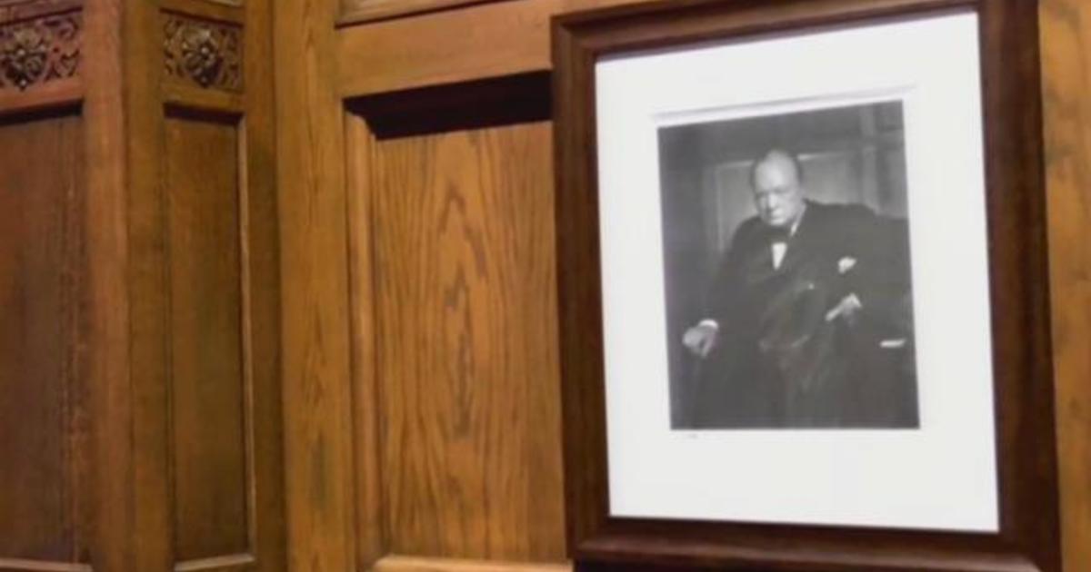 Famed Winston Churchill photograph stolen from Canadian hotel