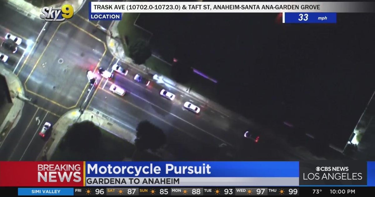 Pursuit suspect on motorcycle taken into custody - CBS Los Angeles