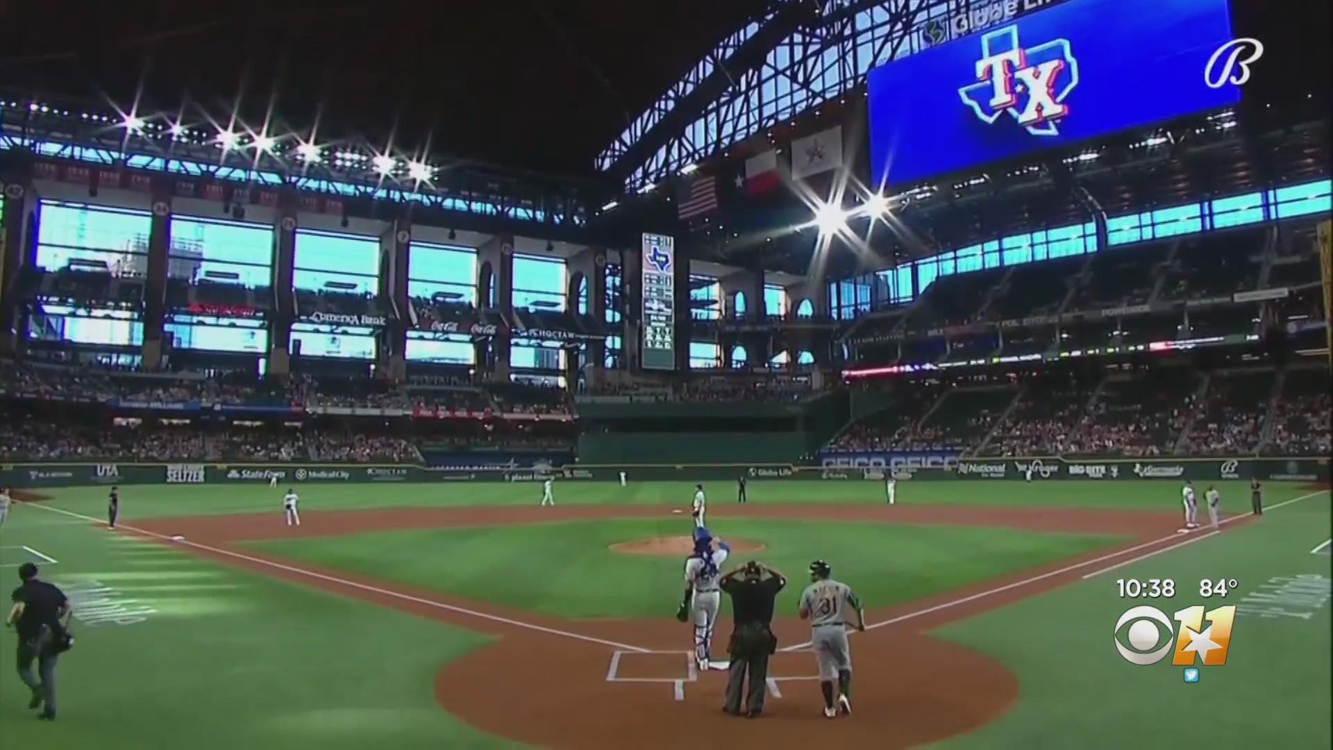 Texas Live! - Thousands Pack Arlington Restaurant To Watch Cowboys Game