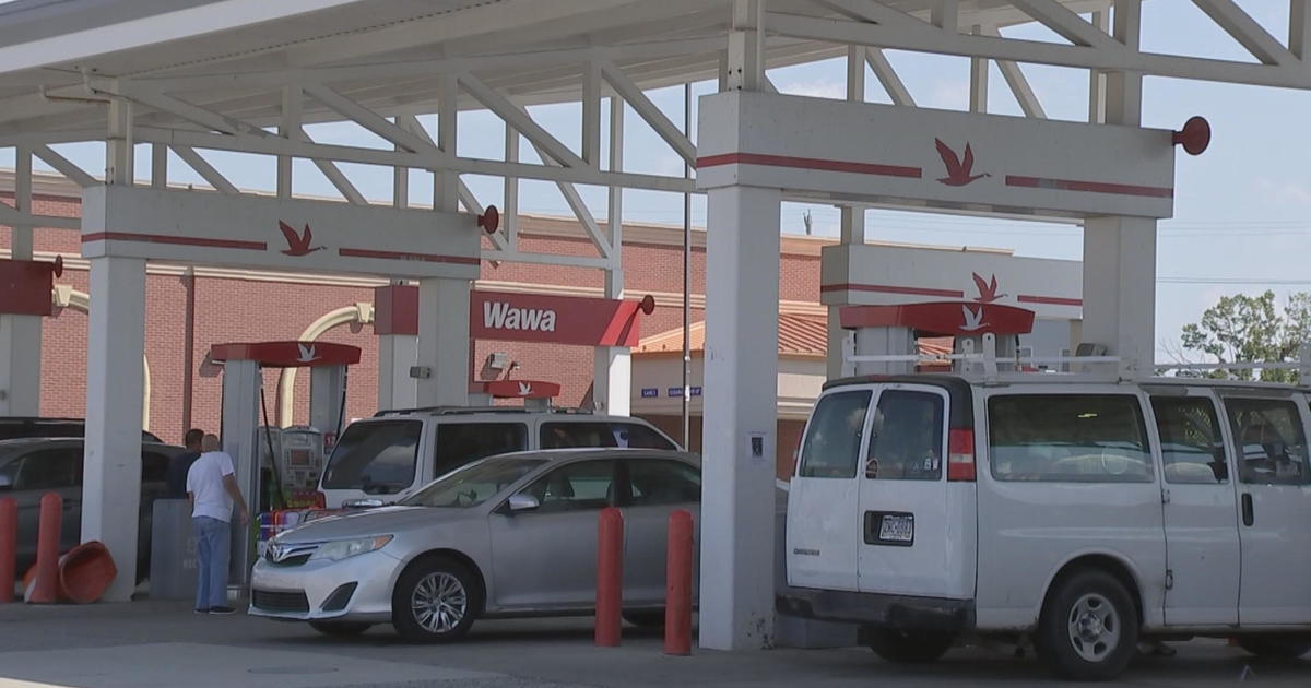 Wawa offering discounts at the gas pump for reward members for limited