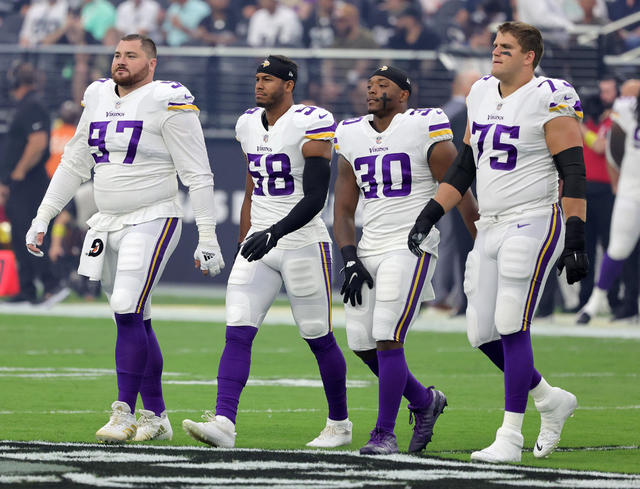 Vikings updated depth chart after Za'Darius Smith trade