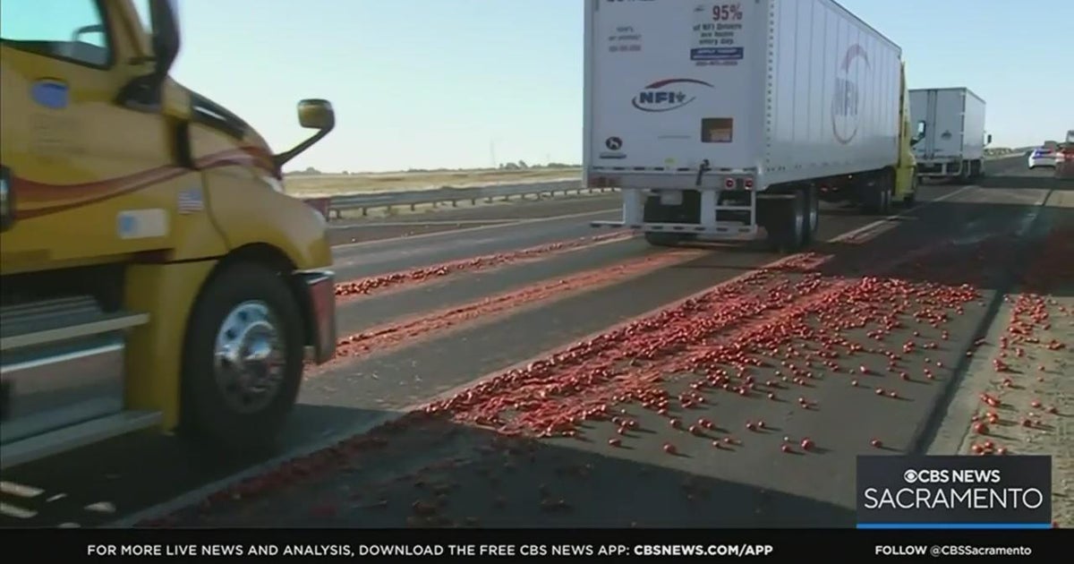 Tomato truck crash makes mess in Elk Grove