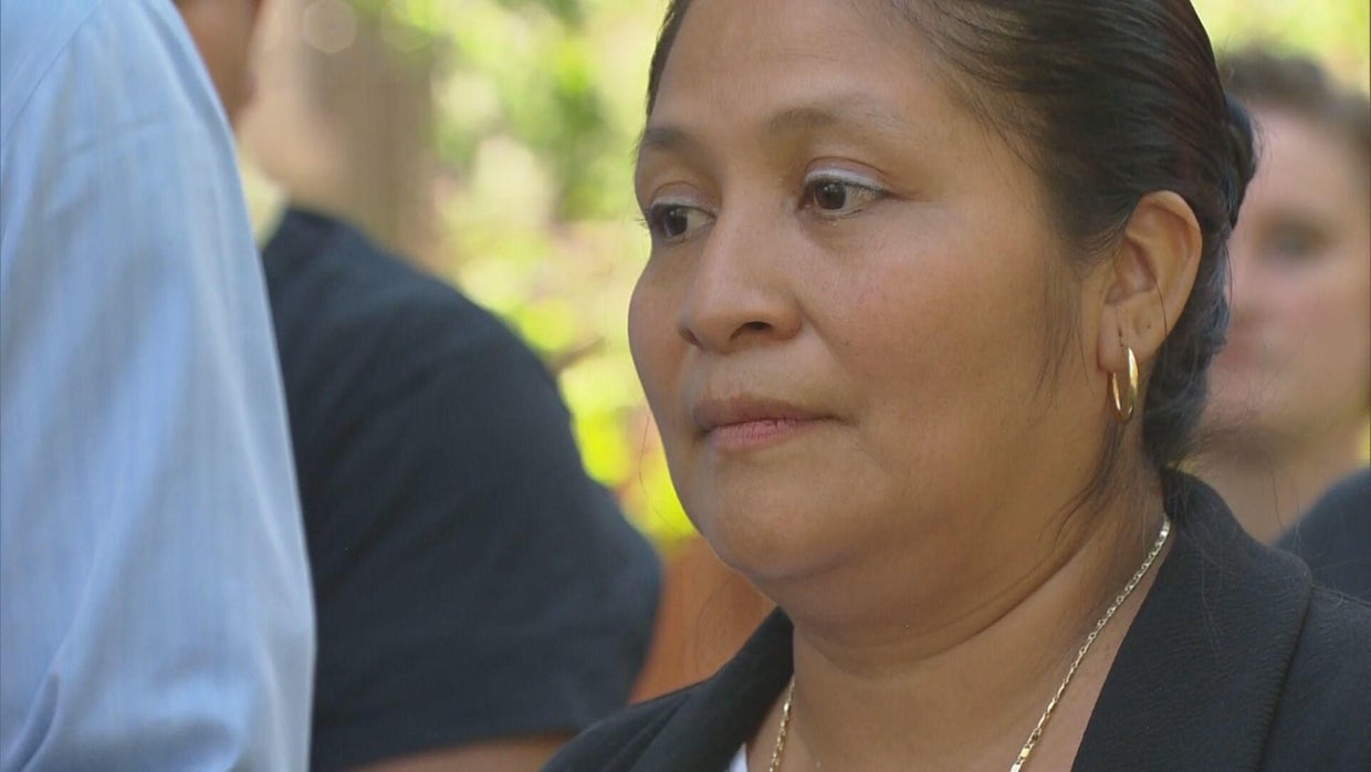 Mom of 5 granted permanent residency after 10-year deportation battle ...