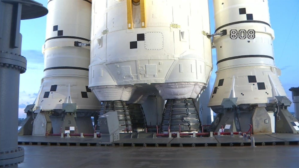 090322-engines1.jpg 