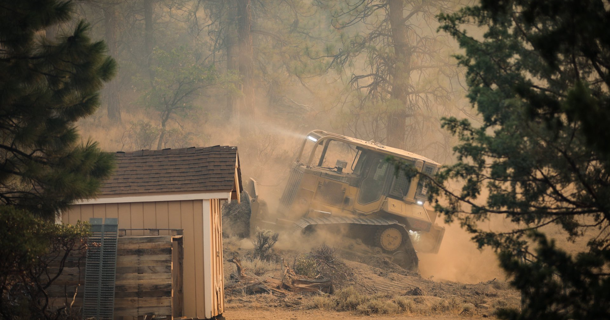 2 people have died in the rapidly growing Mill Fire, 25 contained