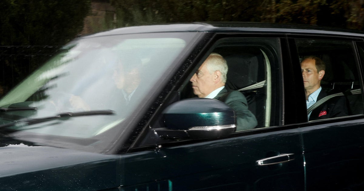 Royals arrive at Balmoral Castle as Queen Elizabeth II dies