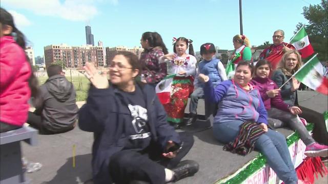 mexican-indepenace-day-parade.jpg 