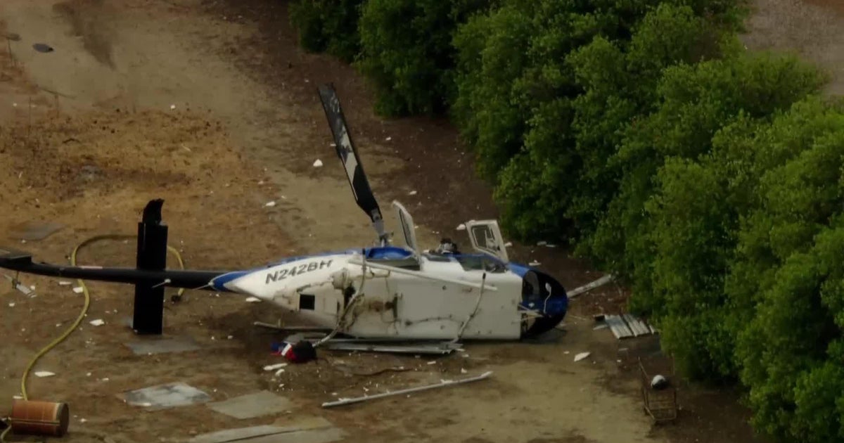 Three people injured after helicopter crashes in Banning - CBS Los Angeles
