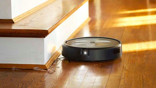 Wi-Fi Connected Roomba j7+ Self-Emptying Robot Vacuum 