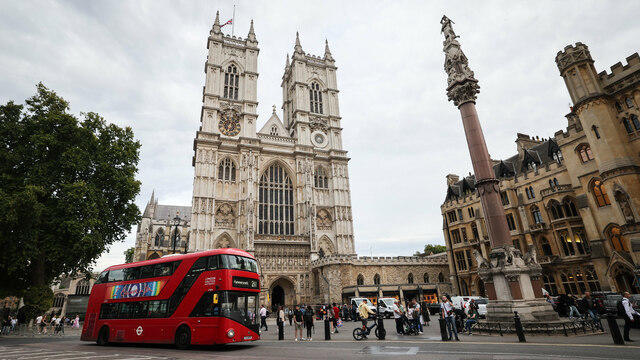 cbsn-fusion-operation-london-bridge-procession-begins-thumbnail-1285685-640x360.jpg 