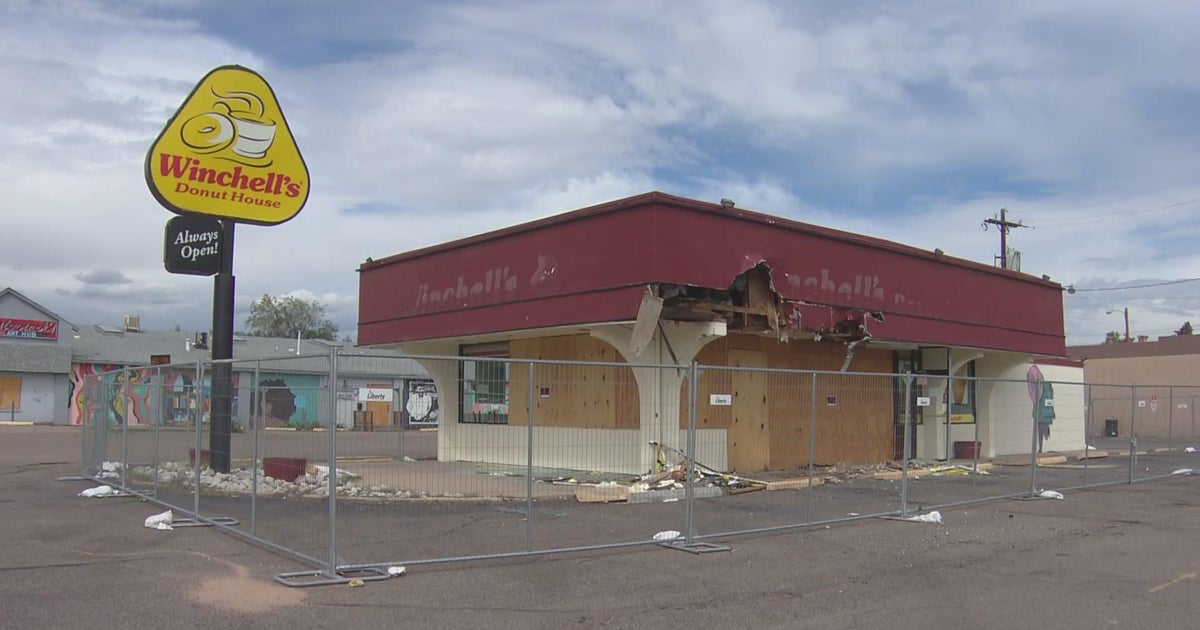 RV loses control, careens into Lakewood Winchell's CBS Colorado