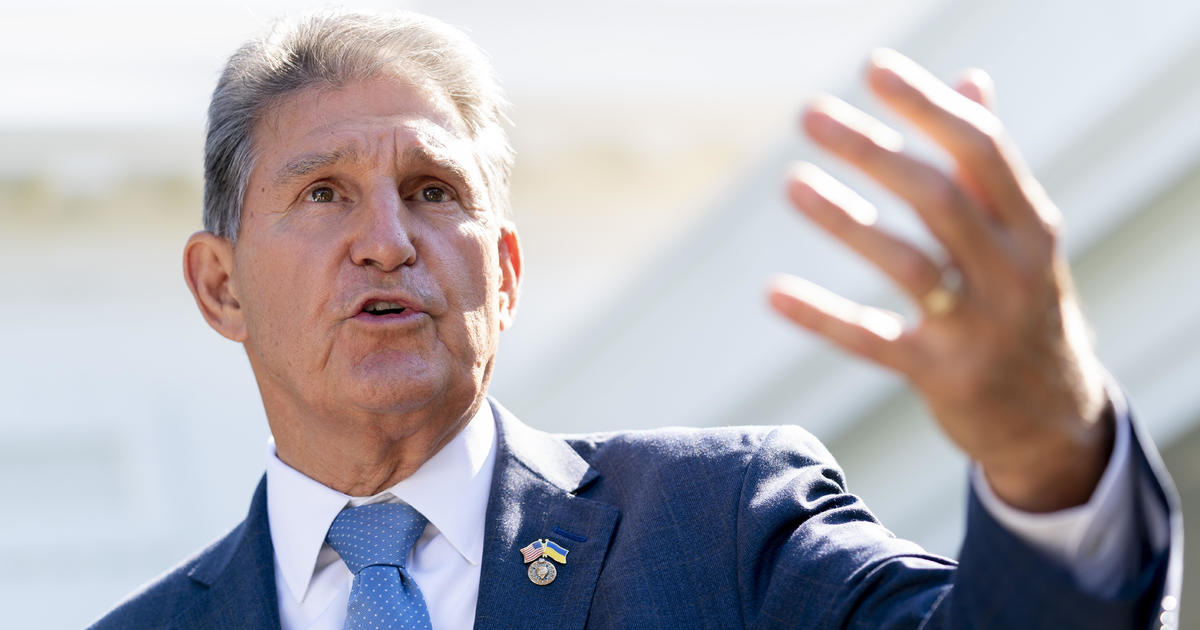 Manchin and his daughter pitching donors on a centrist political group, source says