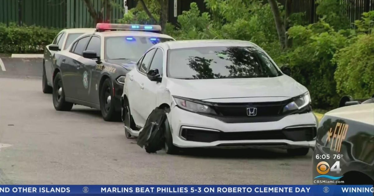 Two suspects sought after high speed chase ends in Lauderhill - CBS Miami