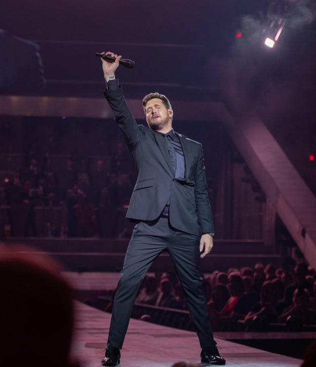 michael-buble-allstate-arena-chicago-kirstine-walton.jpg 