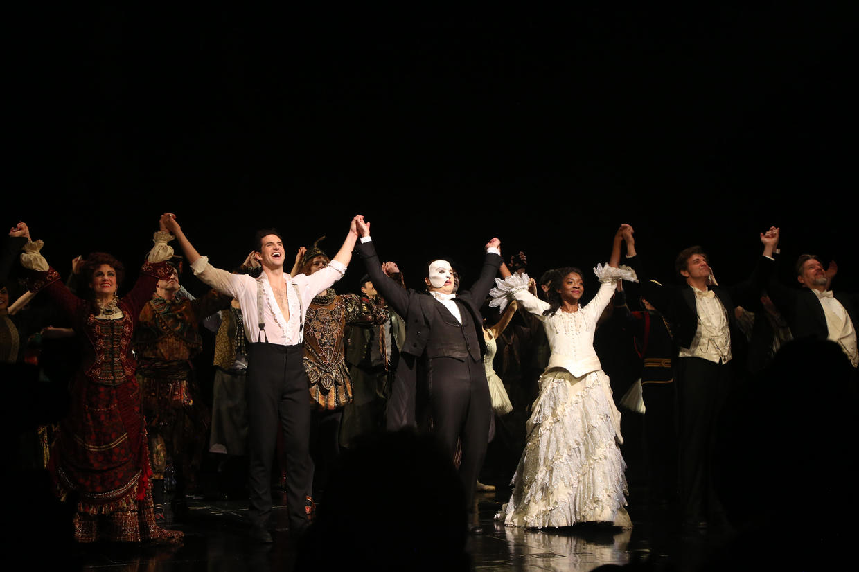 "Phantom of the Opera" to close on Broadway in early 2023, ending 35