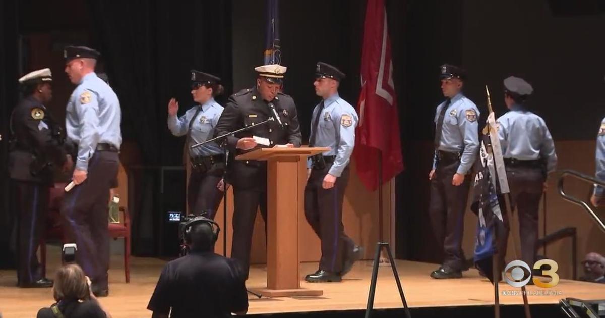 Philadelphia Police Department Welcomes 72 New Graduating Officers Cbs Philadelphia 1320