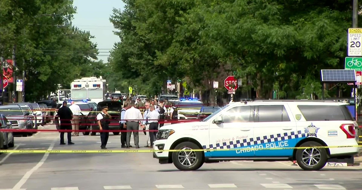 2 CPD officers face felony charges in shooting of unarmed man - CBS Chicago