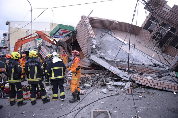 Magnitude 6.8 earthquake kills 1 in Taiwan, toppling 3-story building and derailing train