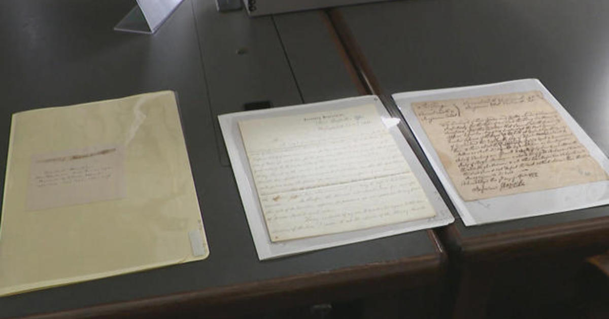 The National Archives’ Mission To Recover Stolen History - CBS News