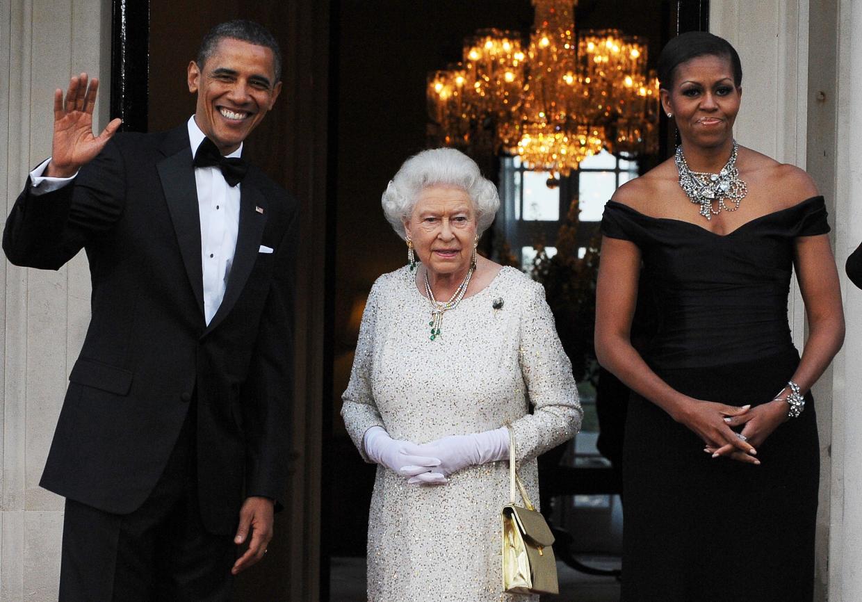 Michelle Obama Gave Queen Elizabeth Ii A Brooch In 2011 Former President Barack Obama Shared