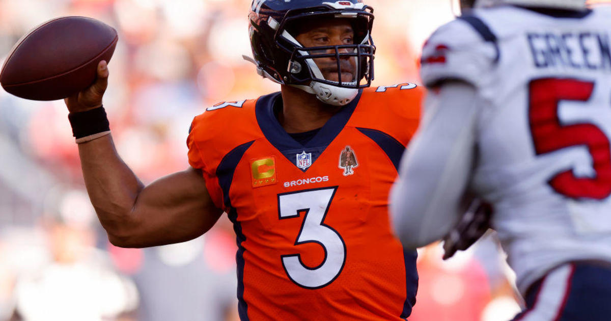 Russell Wilson leads sloppy Broncos past Texans 16-9