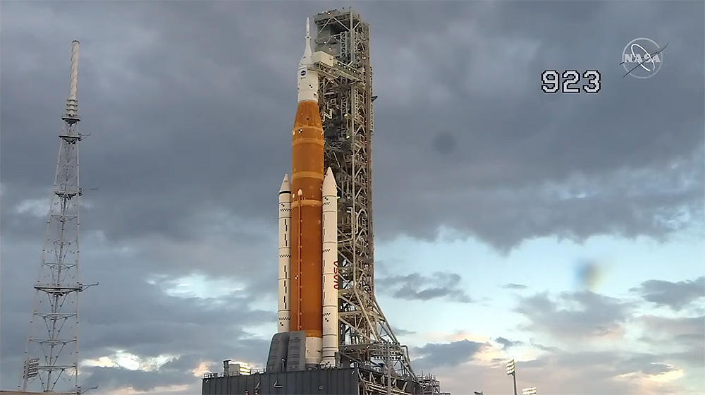 NASA's Artemis moon rocket makes it through critical fueling test ...