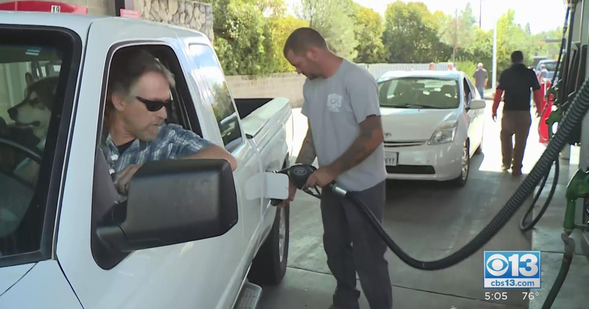 Man pays gas for Mosquito Fire evacuees in Auburn