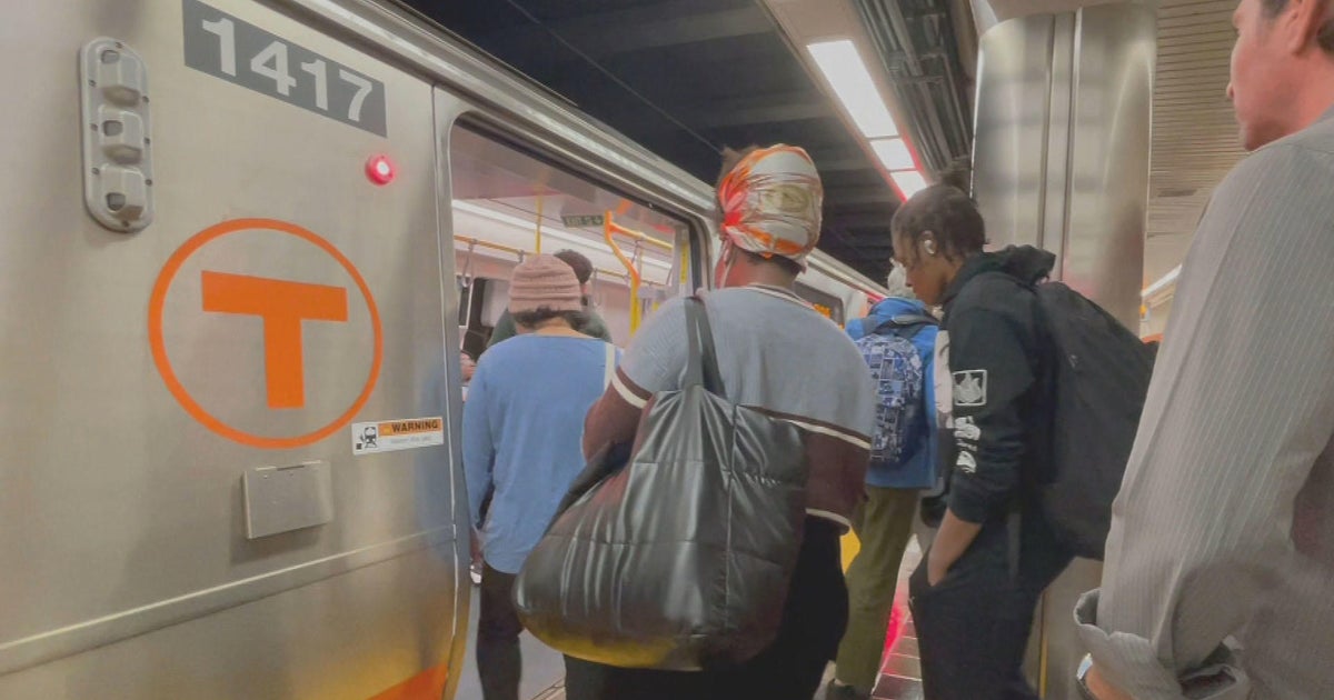 Orange Line riders frustrated by delays days after shutdown ended CBS